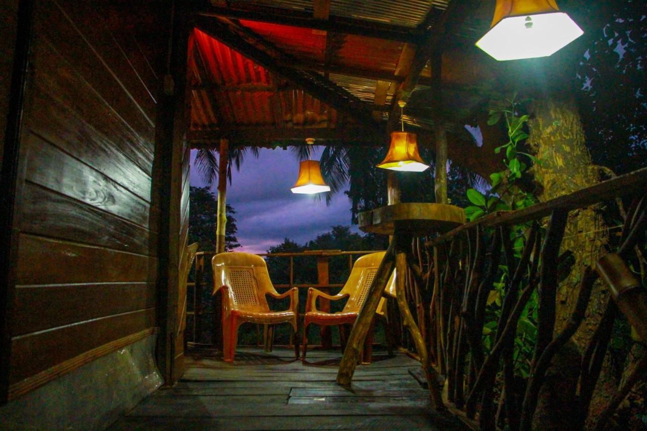 Experience The Comforts Of An Amazing Treehouse Σιγκιρίγια Εξωτερικό φωτογραφία