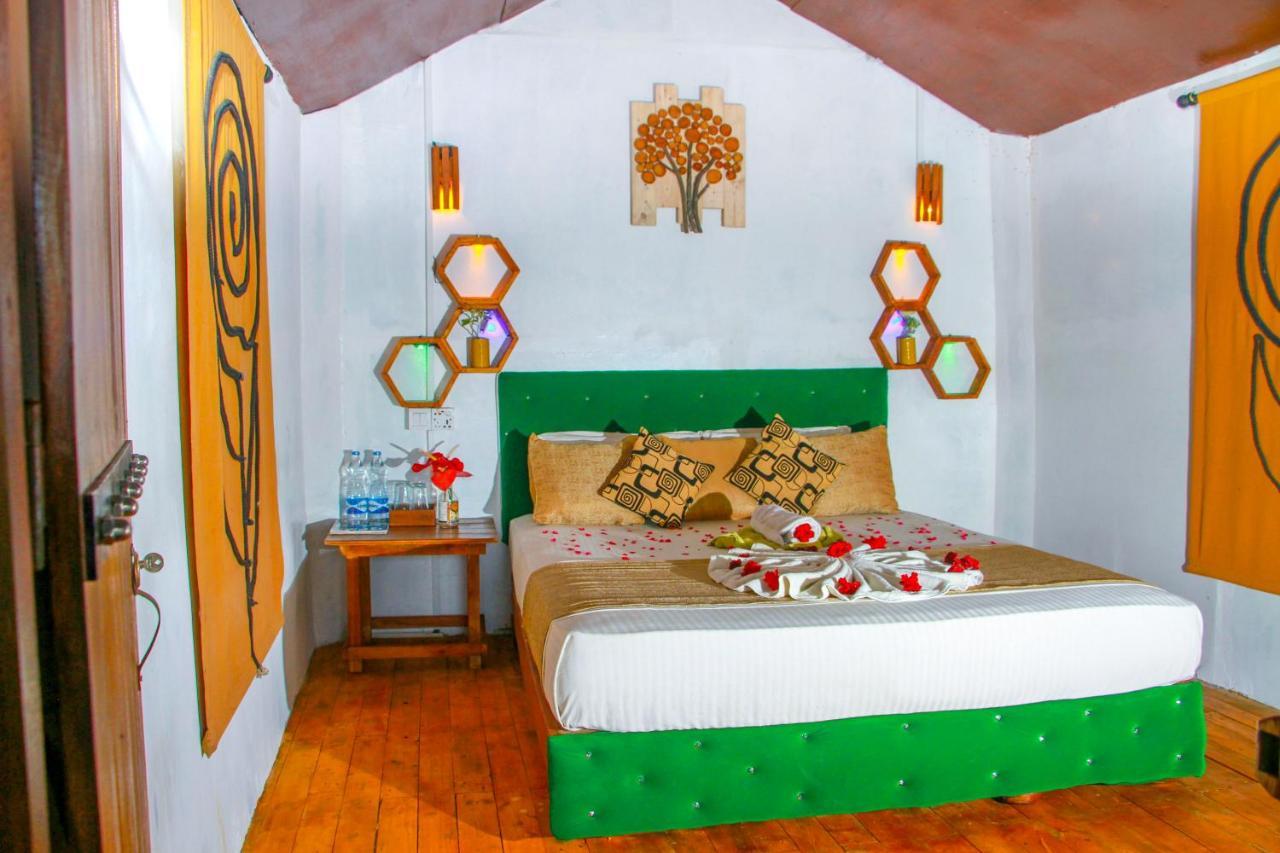 Experience The Comforts Of An Amazing Treehouse Σιγκιρίγια Εξωτερικό φωτογραφία