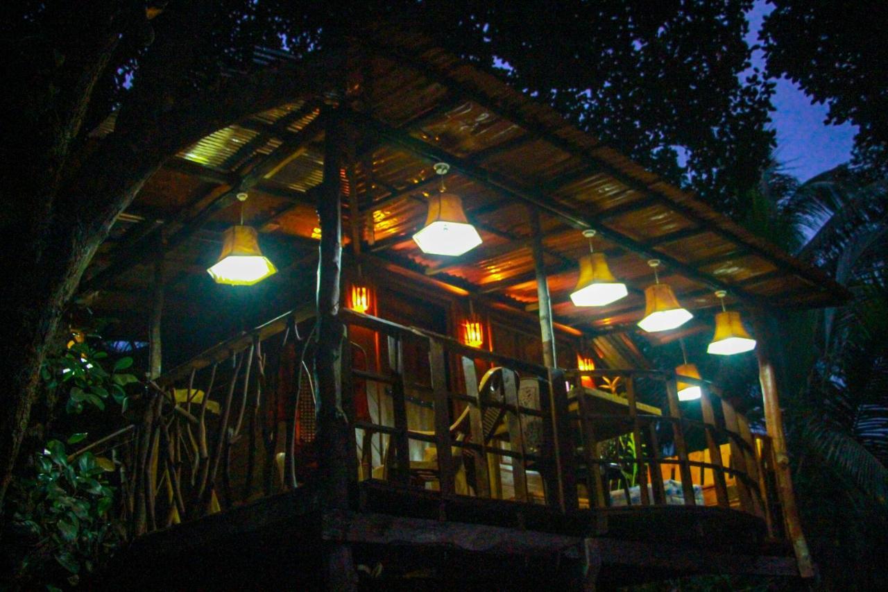 Experience The Comforts Of An Amazing Treehouse Σιγκιρίγια Εξωτερικό φωτογραφία